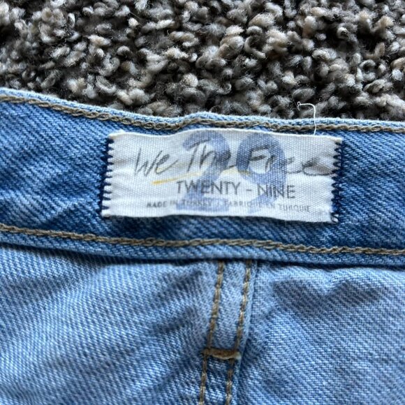 Y2K Blue Free People Relaxed Fit Denim Shorts, Button Up Fly, Women's Size 29 - Picture 3 of 6